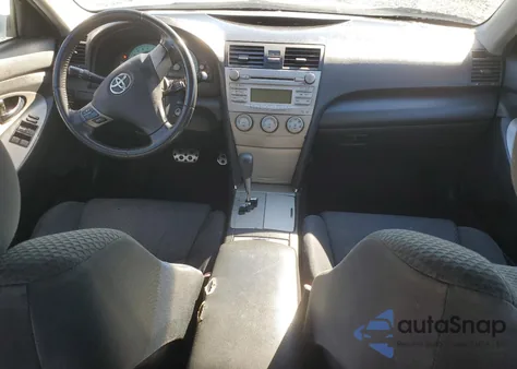 2011 Toyota Camry Base z USA, uszkodzony, nr VIN 4T1BF3EK0BU761413